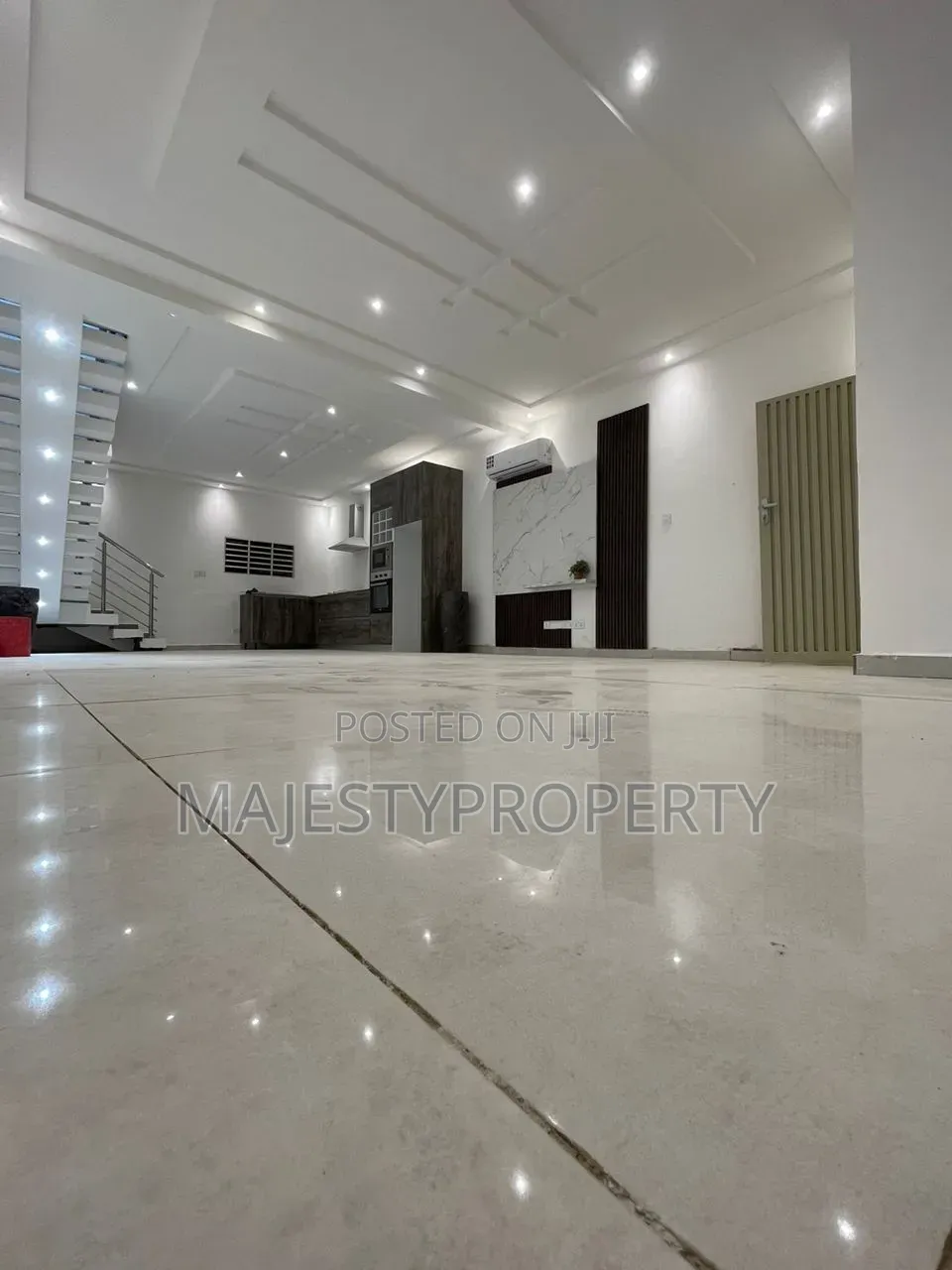 2bdrm Townhouse / Terrace in Lashibi for rent
