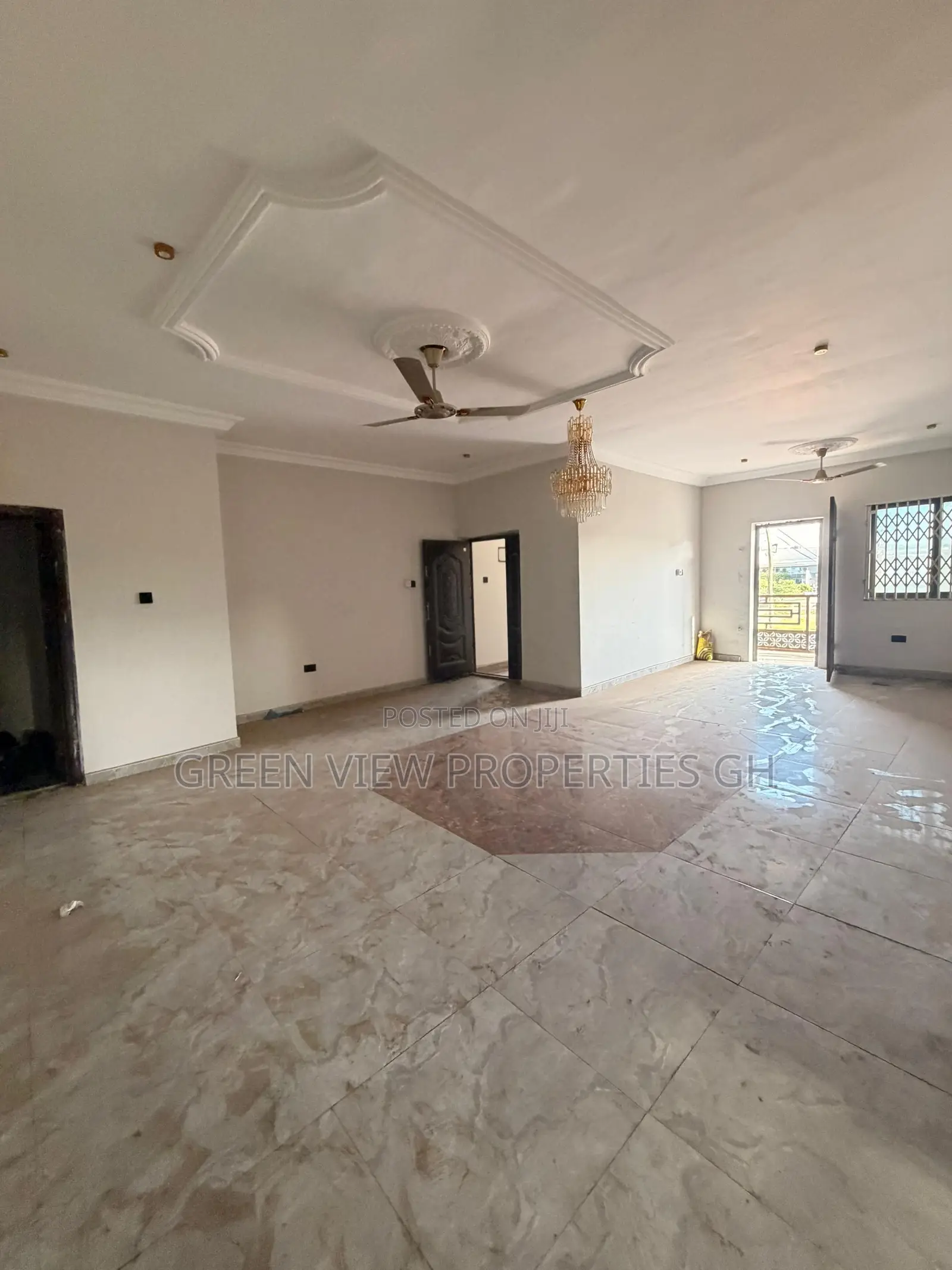 3bdrm Apartment in West Hills Mall Area for rent