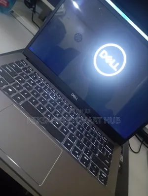 Laptop Dell Latitude 3301 8GB Intel Core i5 SSD 256GB
