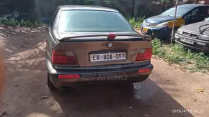 BMW 3 Series 316i RWD 1992 Gray