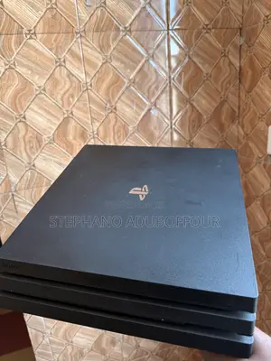 Ps4 Pro 1tb. With Games With 2 Controllers