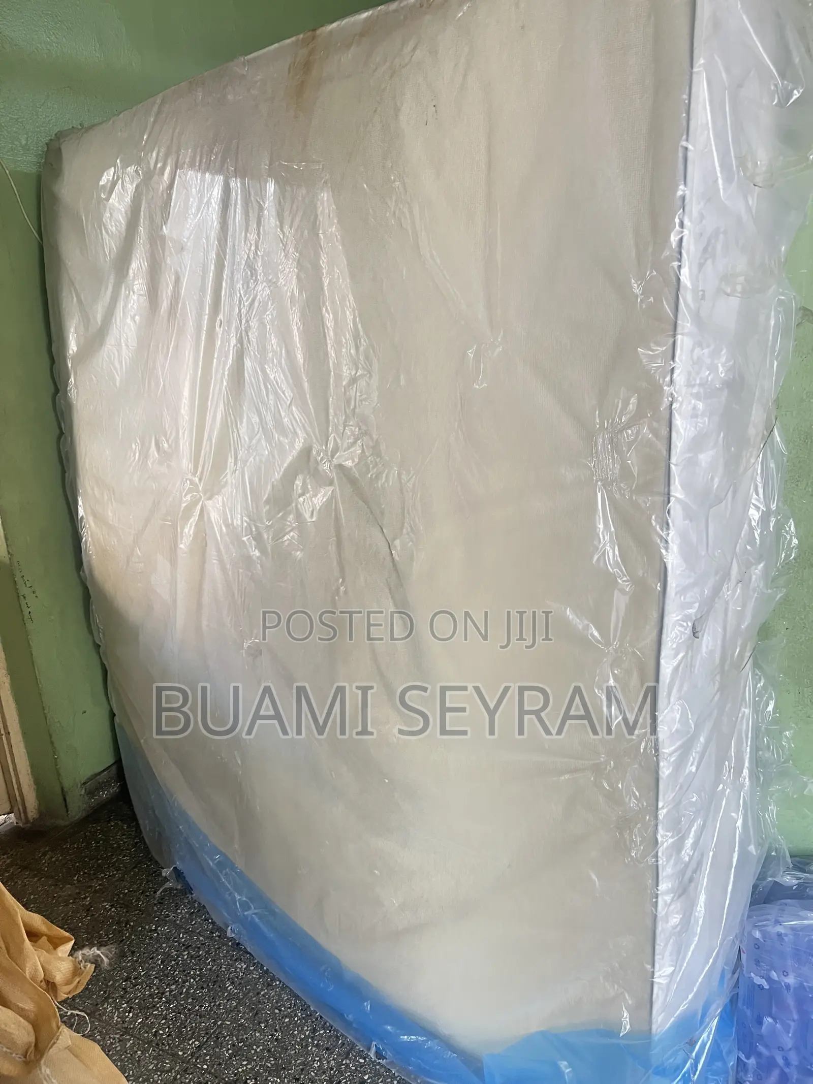 12 Inches Foreign Used Neat Mattress