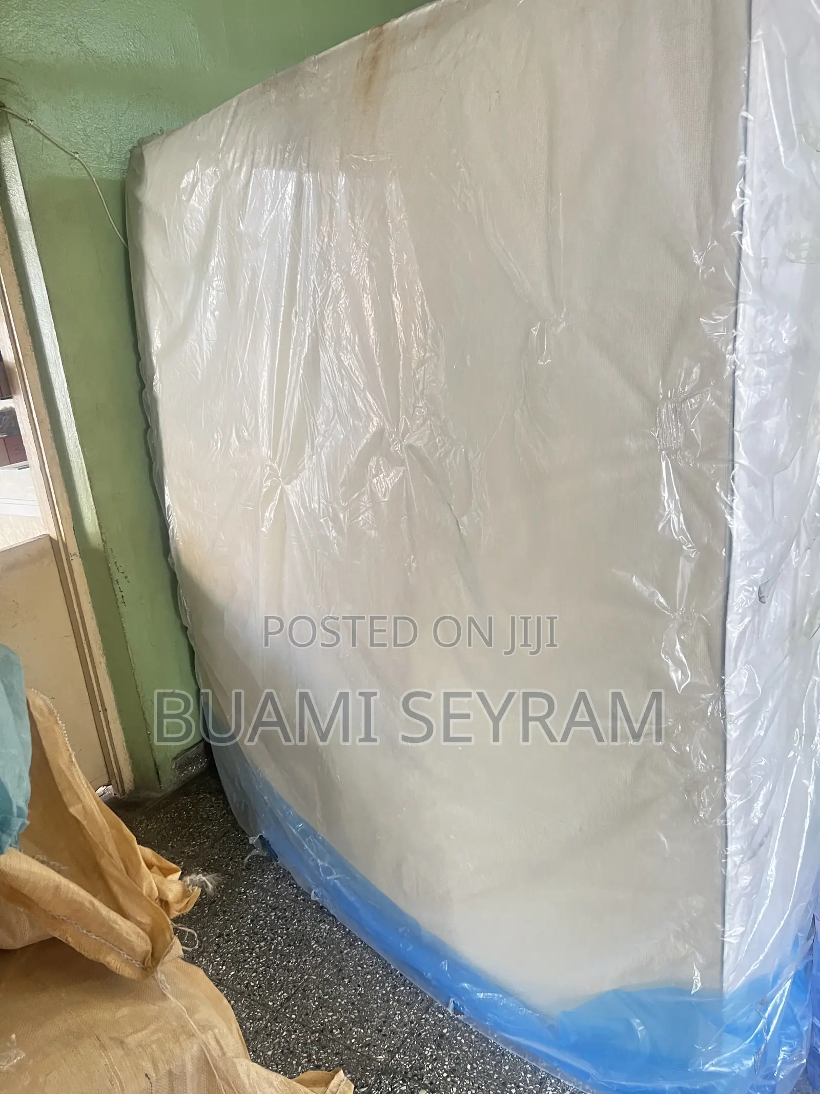 12 Inches Foreign Used Neat Mattress