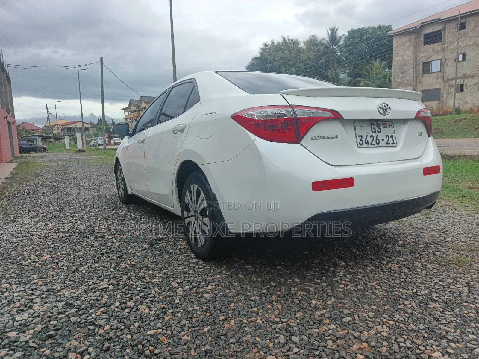 Toyota Corolla LE Eco 4dr Sedan (1.8L 4cyl CVT) 2016 White