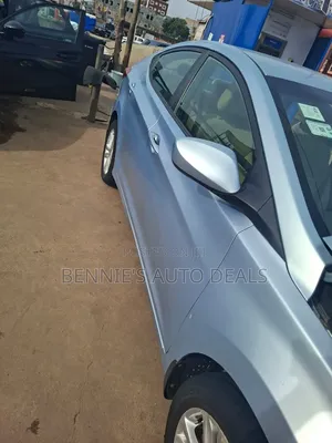 Hyundai Elantra GLS Sedan FWD (1.8L 4cyl 6A) 2013 Silver