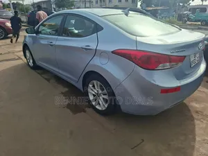 Hyundai Elantra GLS Sedan FWD (1.8L 4cyl 6A) 2013 Silver