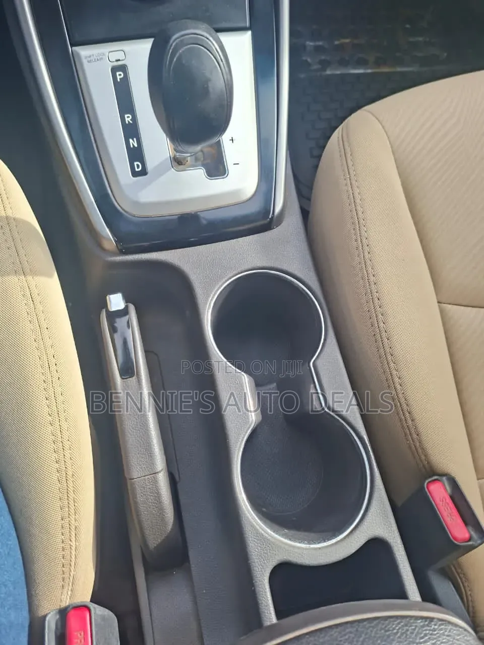 Hyundai Elantra GLS Sedan FWD (1.8L 4cyl 6A) 2013 Silver