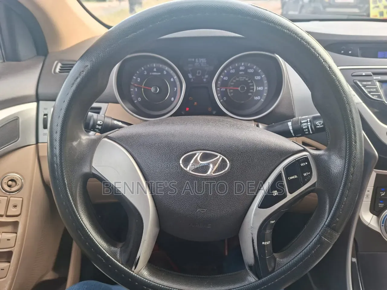Hyundai Elantra GLS Sedan FWD (1.8L 4cyl 6A) 2013 Silver
