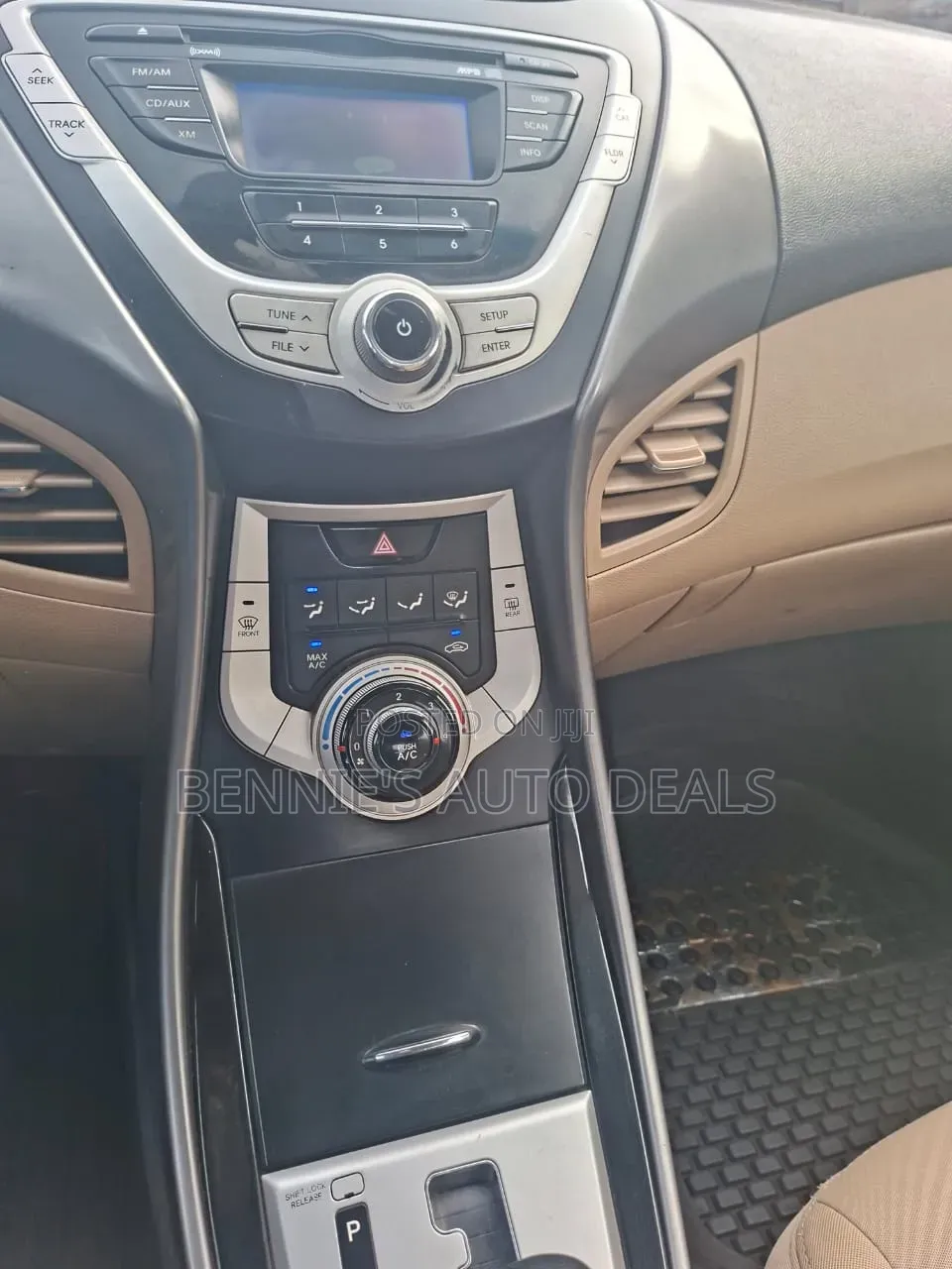 Hyundai Elantra GLS Sedan FWD (1.8L 4cyl 6A) 2013 Silver