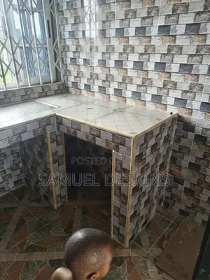 7bdrm Apartment in School Junction, Pokuase for sale