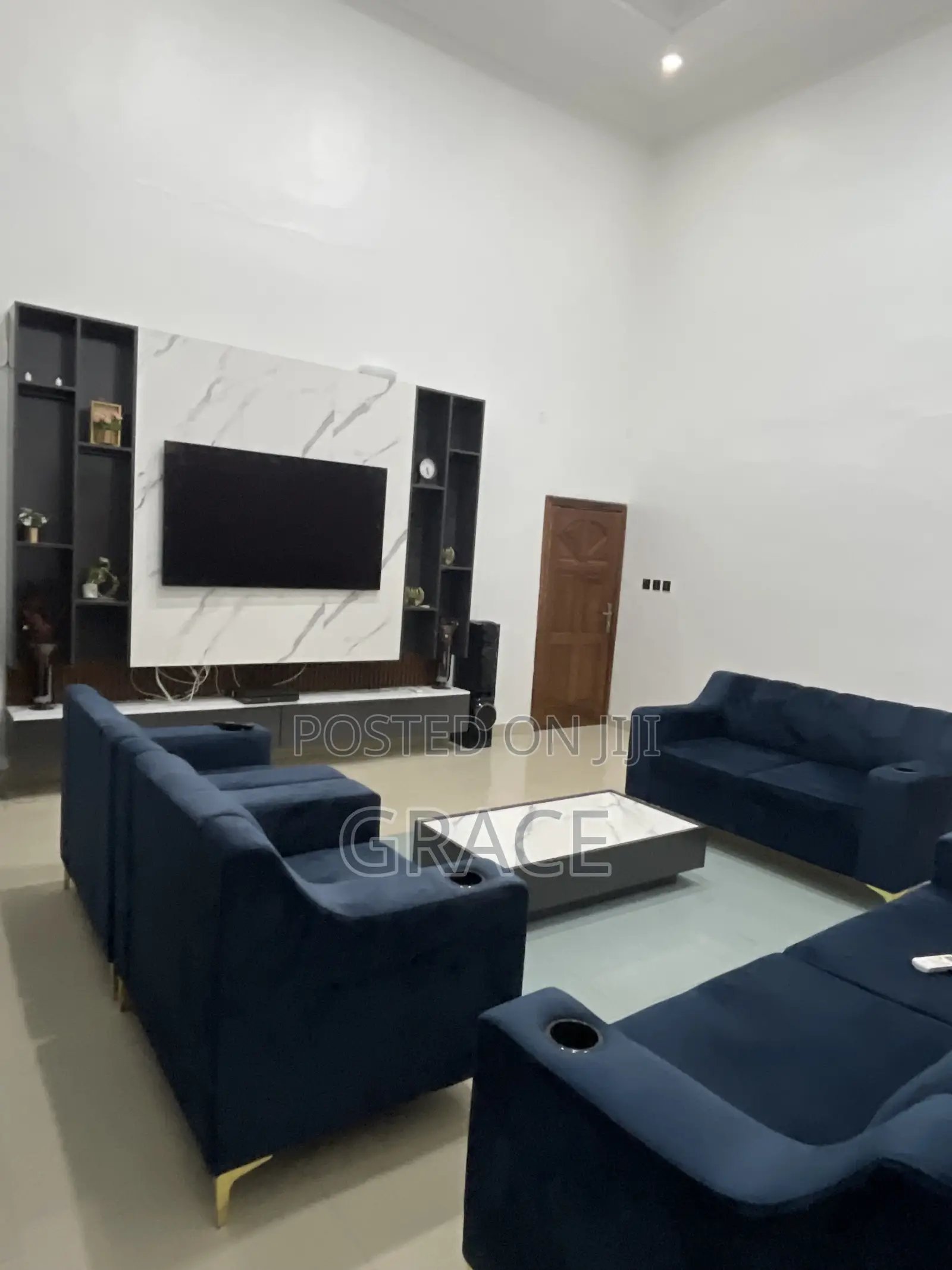 Furnished 2bdrm Apartment in West Lands for rent