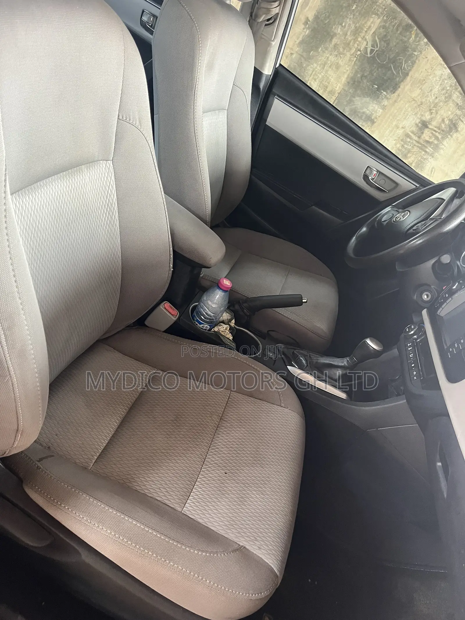 Toyota Corolla LE 4dr Sedan (1.8L 4cyl CVT) 2016 Silver