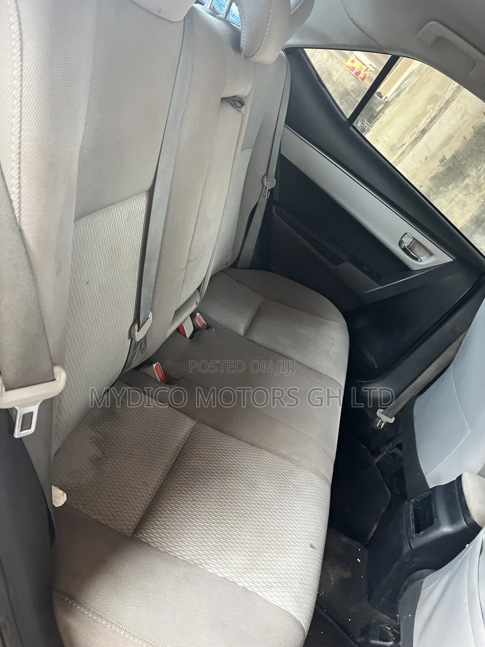 Toyota Corolla LE 4dr Sedan (1.8L 4cyl CVT) 2016 Silver