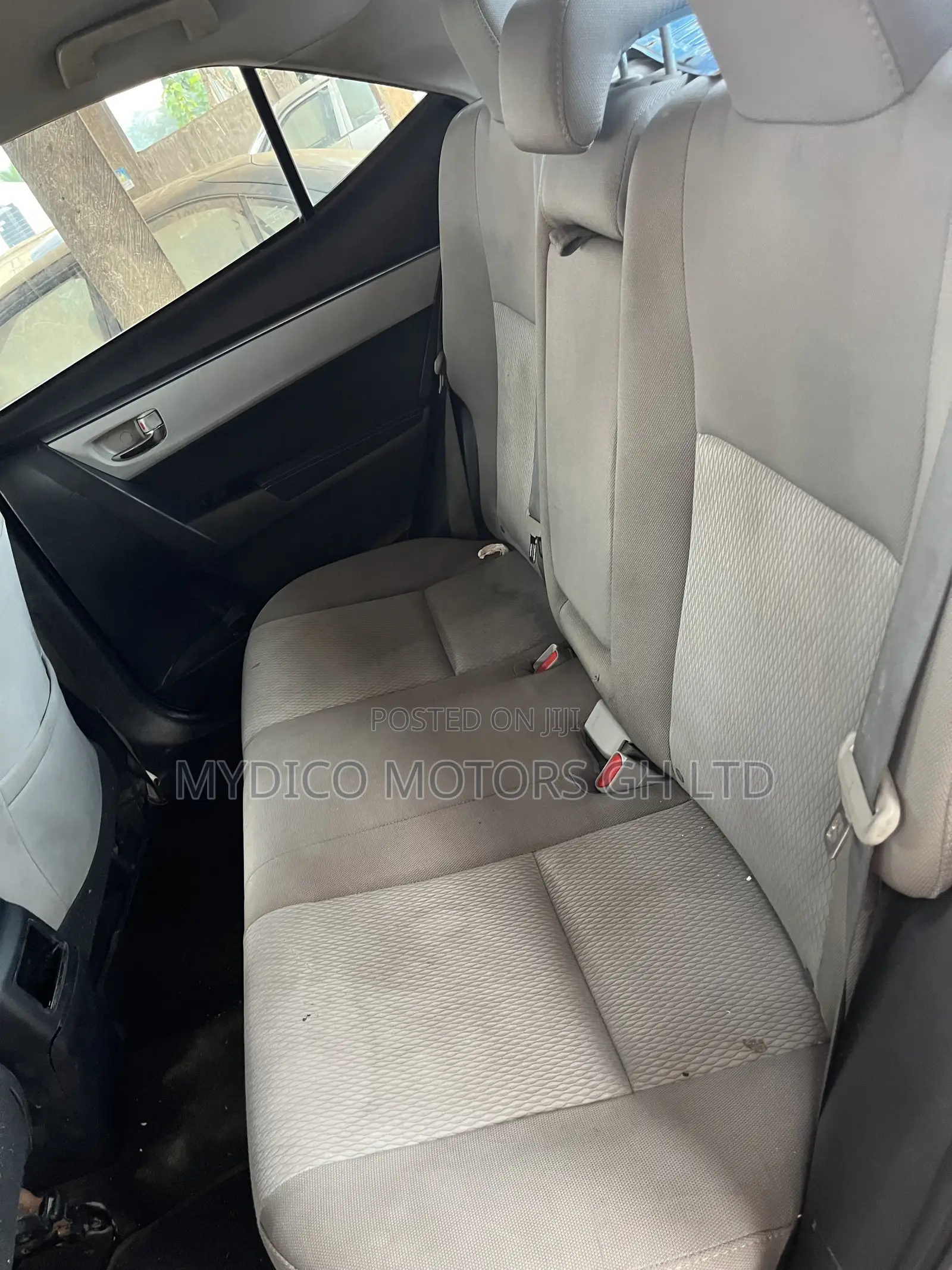 Toyota Corolla LE 4dr Sedan (1.8L 4cyl CVT) 2016 Silver