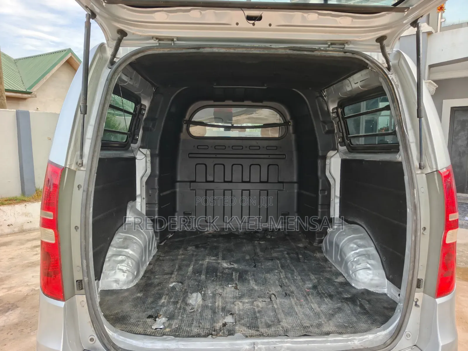Hyundai Starex 2010 Silver