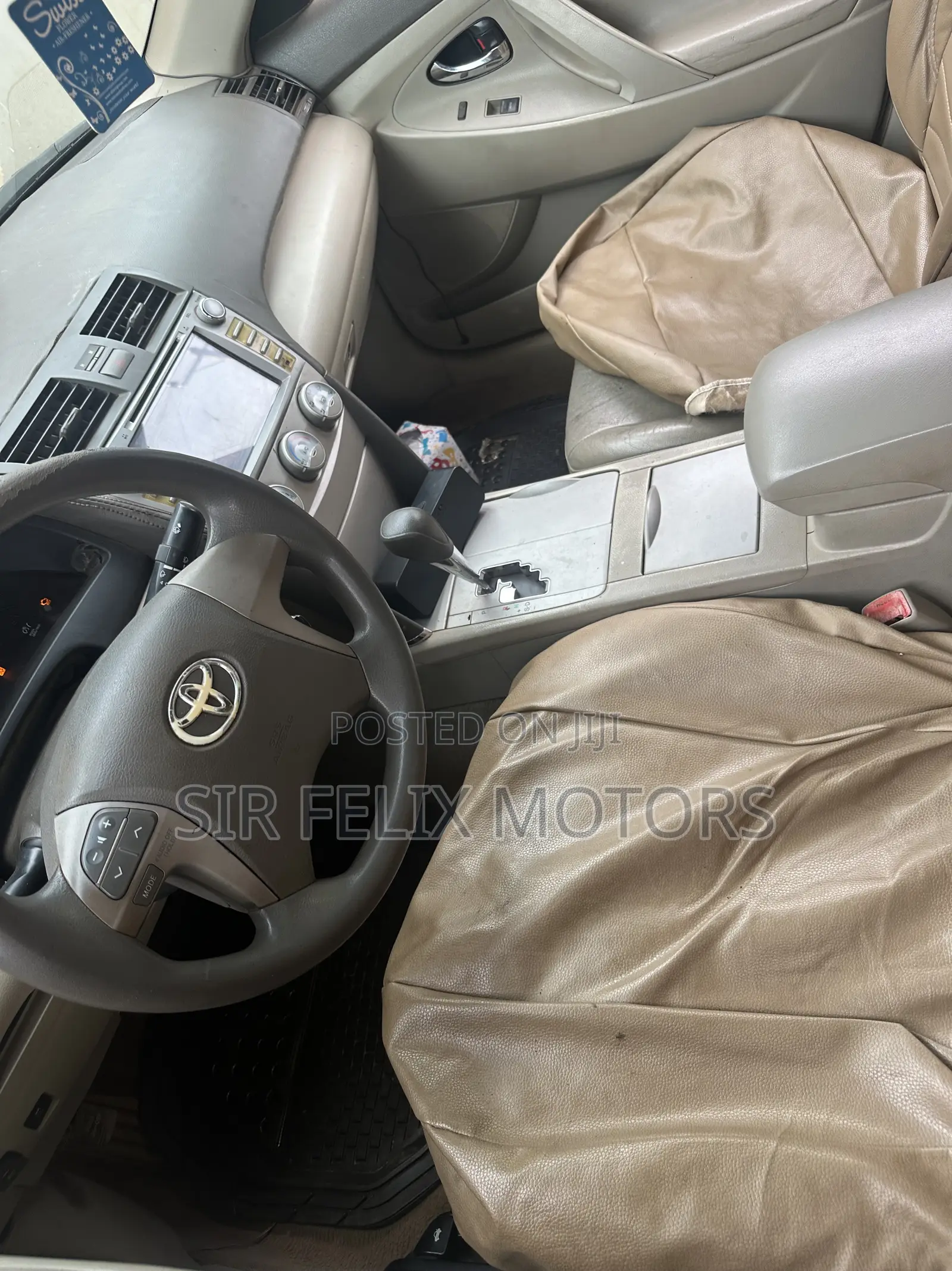 Toyota Camry LE 4dr Sedan (2.5L 4cyl 6A) 2011 White
