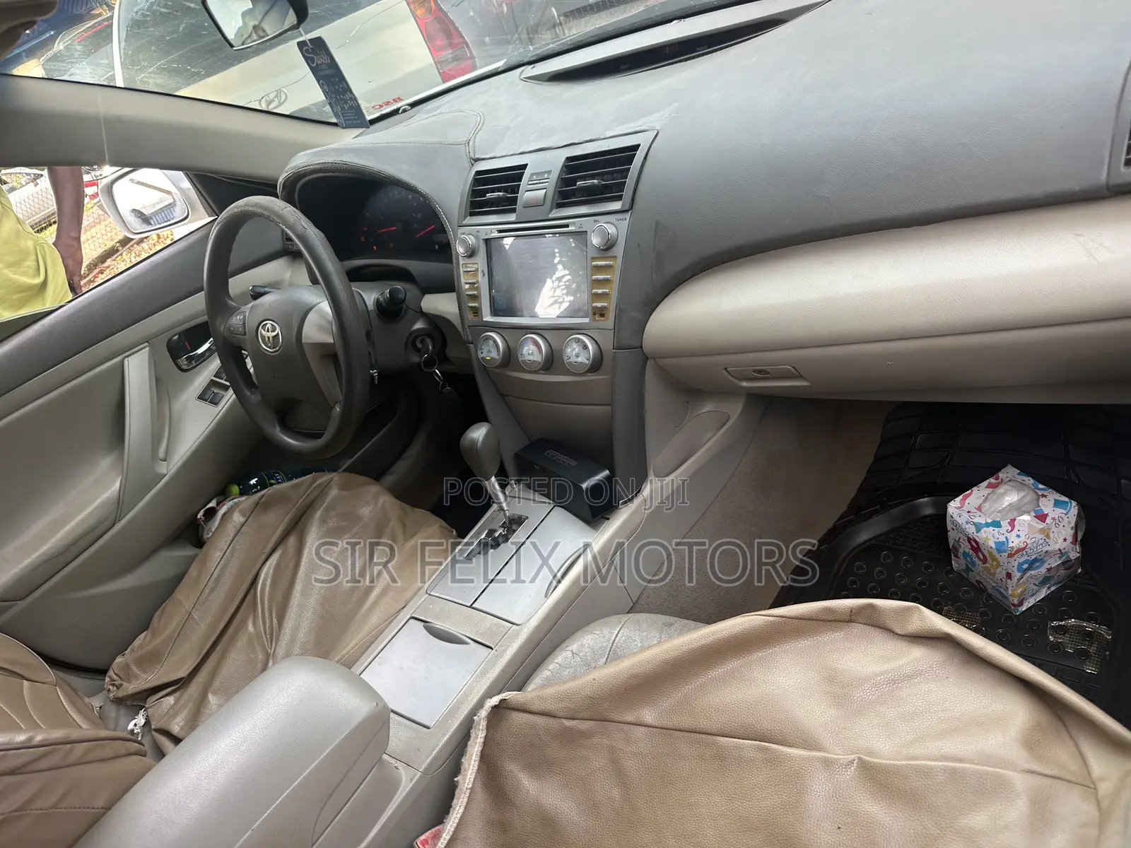 Toyota Camry LE 4dr Sedan (2.5L 4cyl 6A) 2011 White