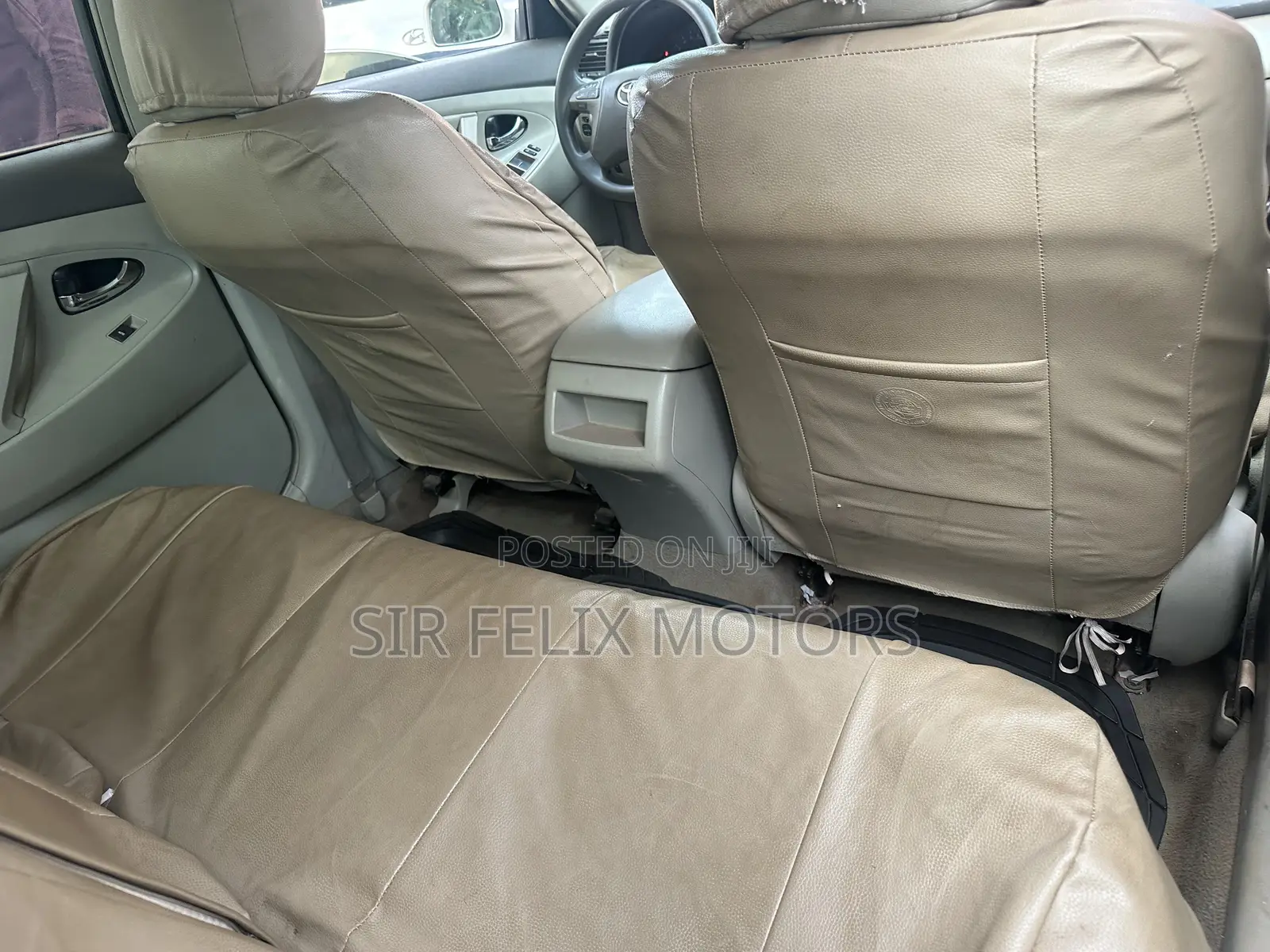Toyota Camry LE 4dr Sedan (2.5L 4cyl 6A) 2011 White