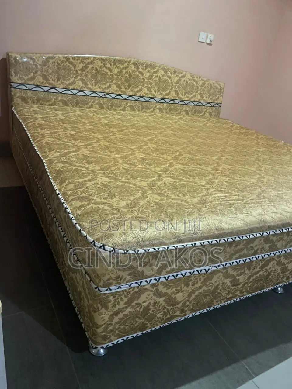 Full Bed in Good Condition