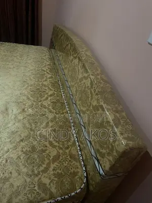 Full Bed in Good Condition