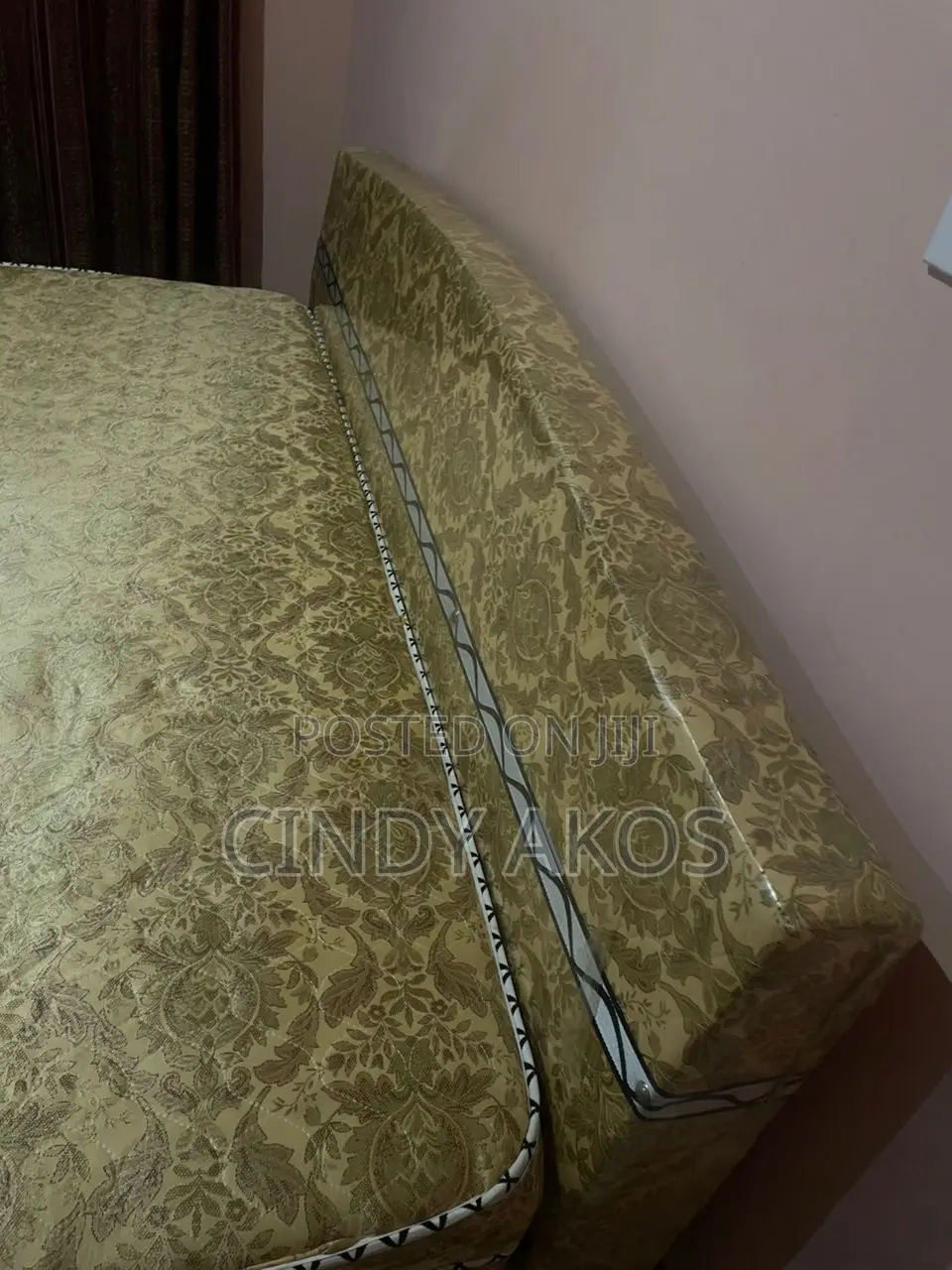 Full Bed in Good Condition