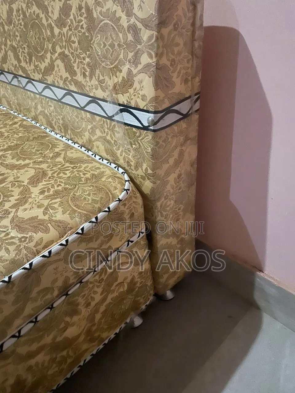 Full Bed in Good Condition