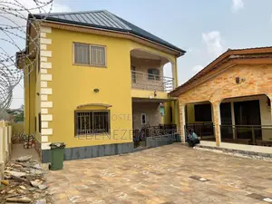 9bdrm House in West Hills Mall Side for sale