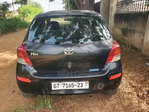 Toyota Vitz 1.3 AWD 3dr 2010 Black