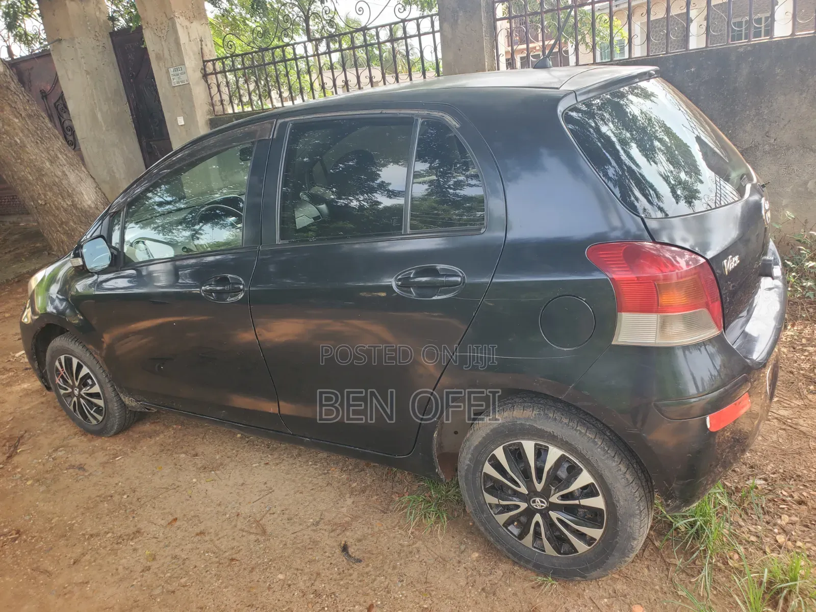 Toyota Vitz 1.3 AWD 3dr 2010 Black