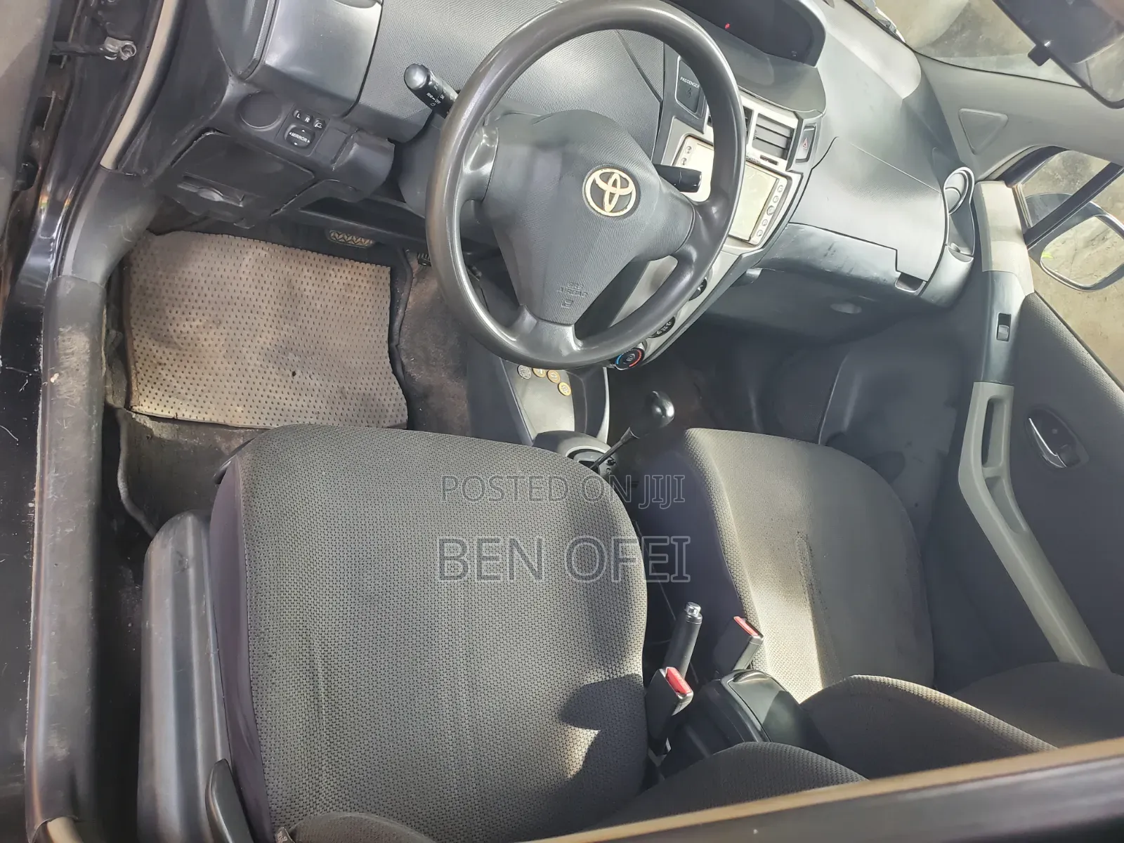 Toyota Vitz 1.3 AWD 3dr 2010 Black