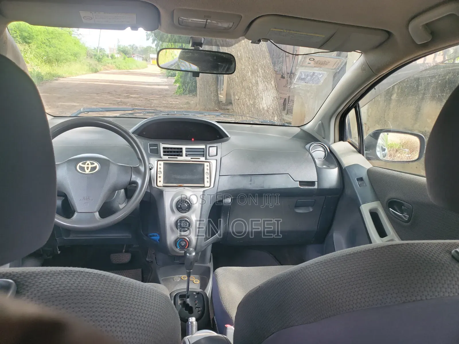 Toyota Vitz 1.3 AWD 3dr 2010 Black