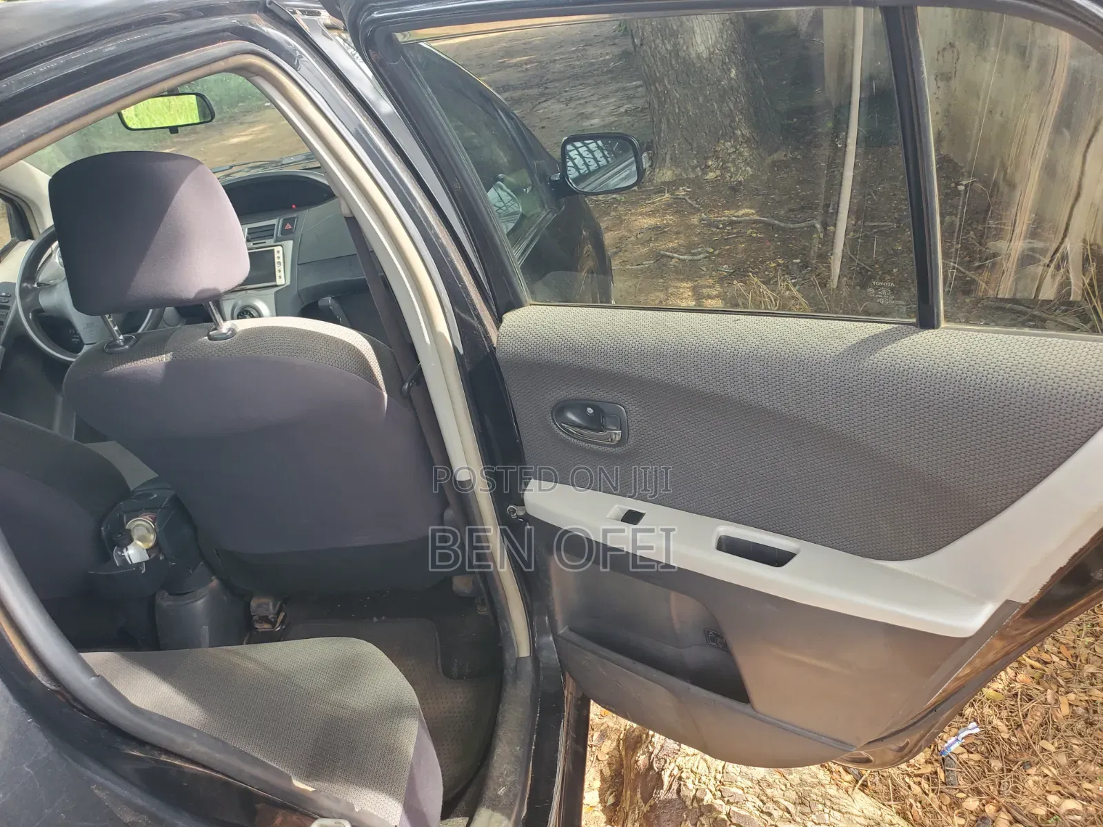 Toyota Vitz 1.3 AWD 3dr 2010 Black