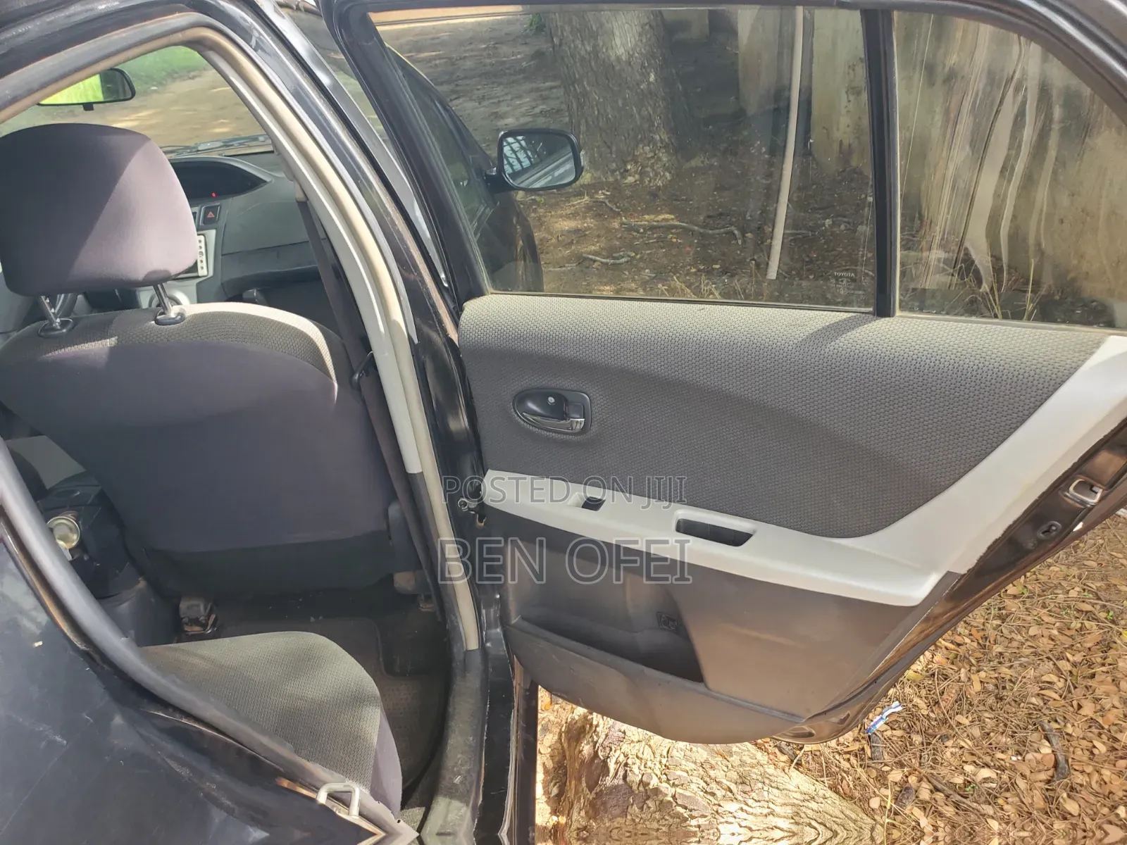 Toyota Vitz 1.3 AWD 3dr 2010 Black