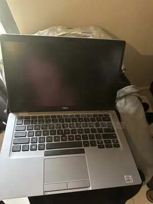 Laptop Dell Latitude 7400 8GB Intel Core i5 HDD 256GB