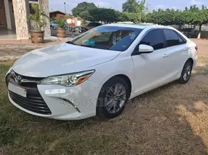 Toyota Camry SE 4dr Sedan (2.5L 4cyl 6A) 2015 White
