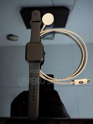 Original 44mm Apple Watch Series 5