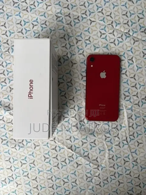 Apple iPhone XR 64 GB Red