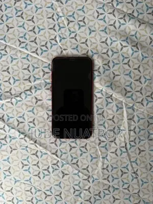 Apple iPhone XR 64 GB Red