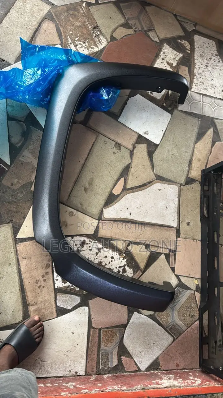 Toyota Tundra 2018,2019,2020,2023,2024, Fender Moulding