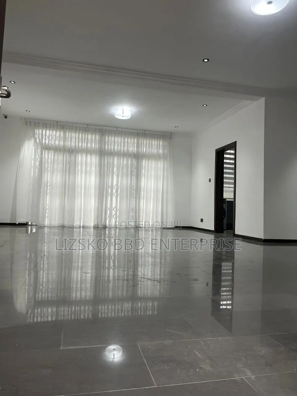 3bdrm Townhouse / Terrace in NPP Office Area for rent