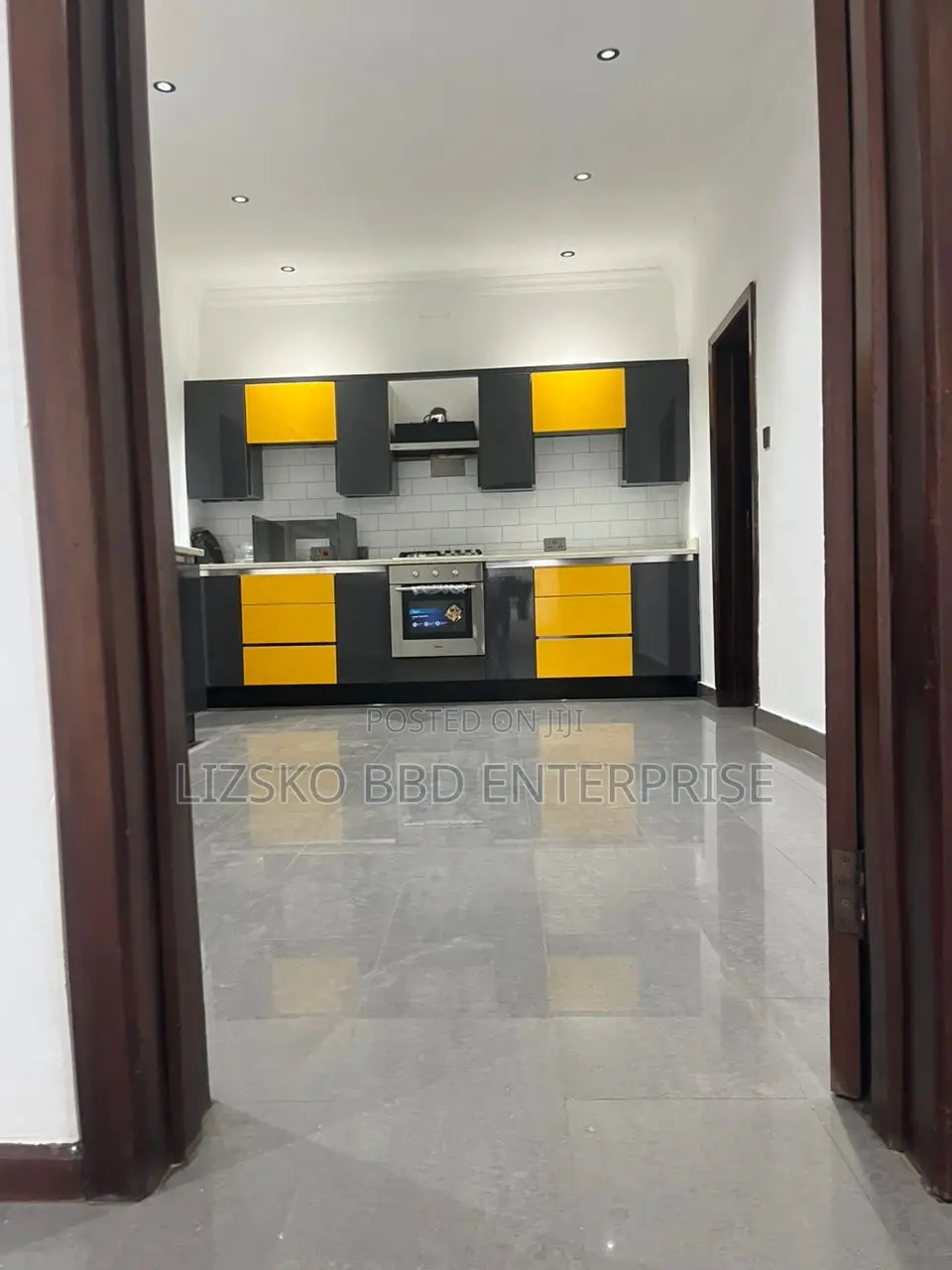 3bdrm Townhouse / Terrace in NPP Office Area for rent