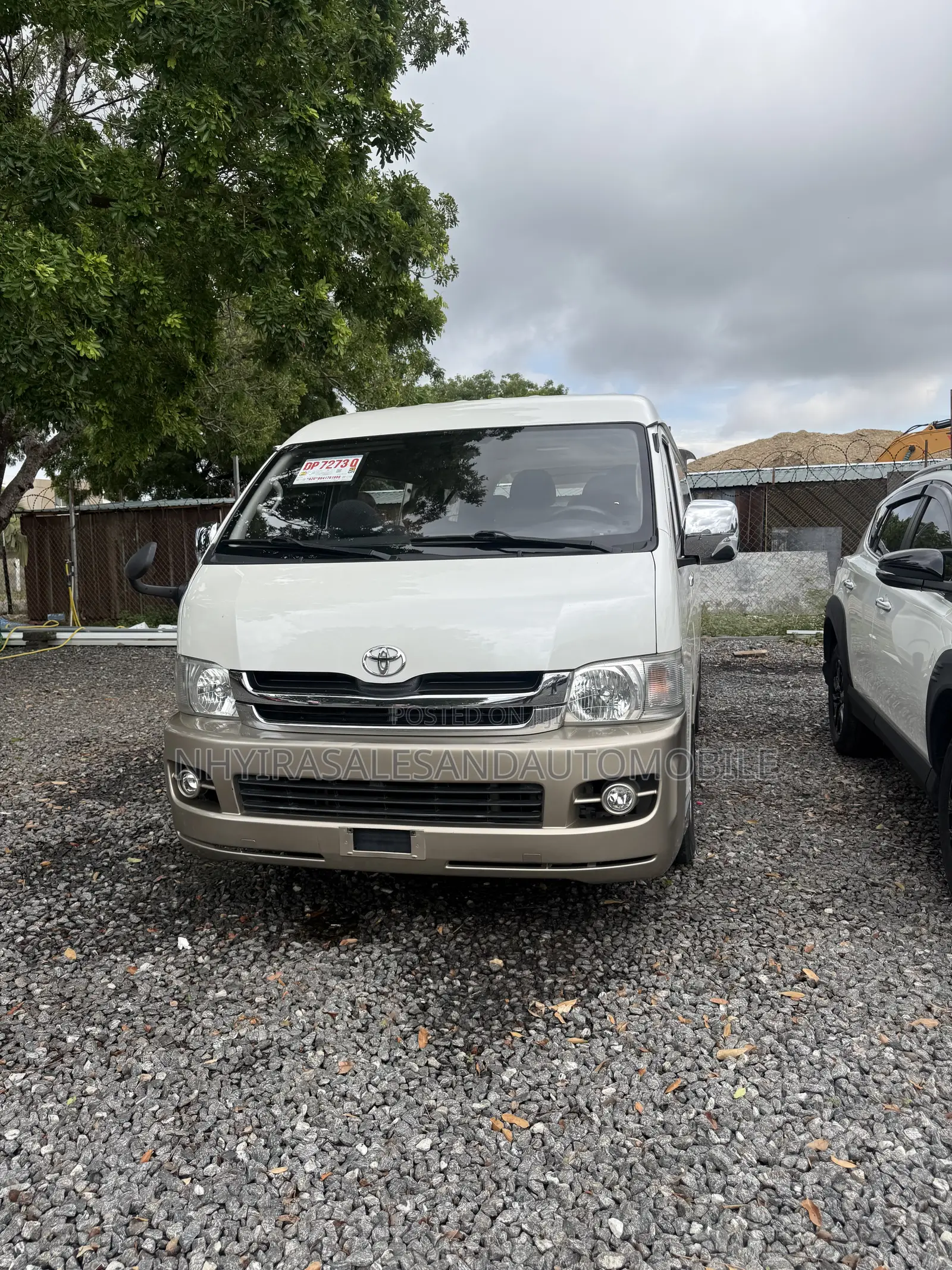 Toyota HiAce 2017 White