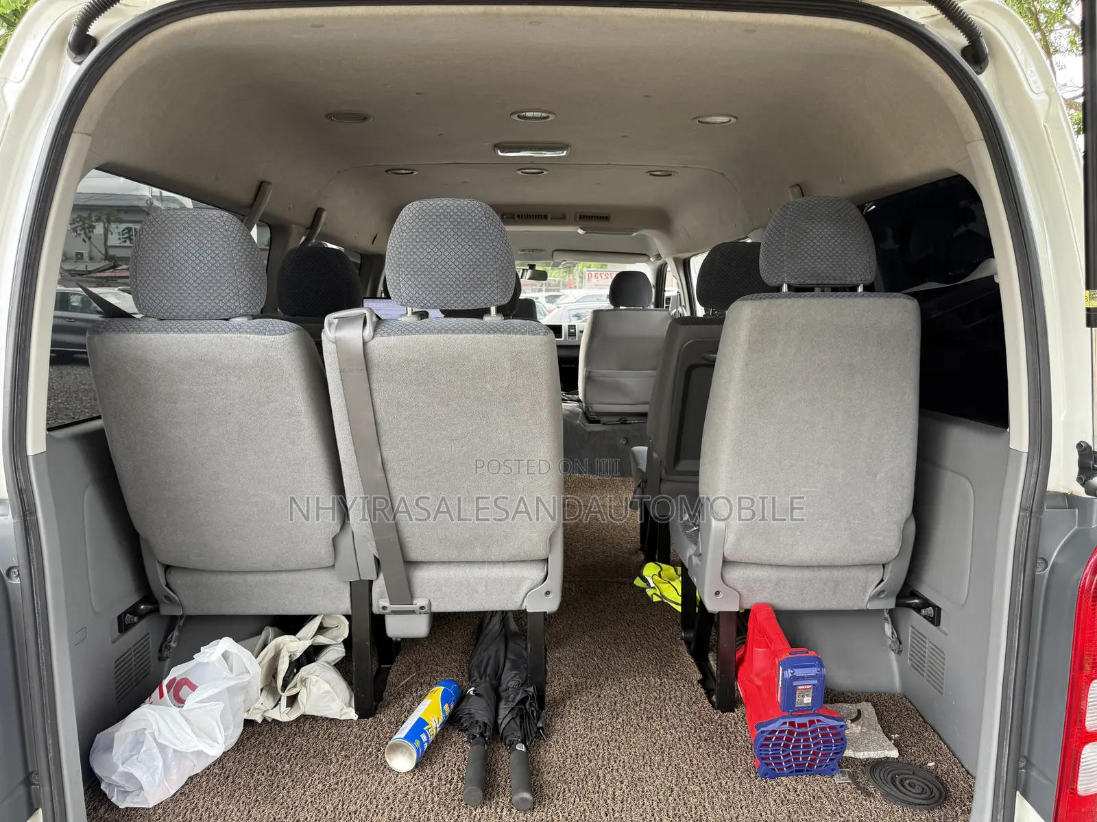 Toyota HiAce 2017 White