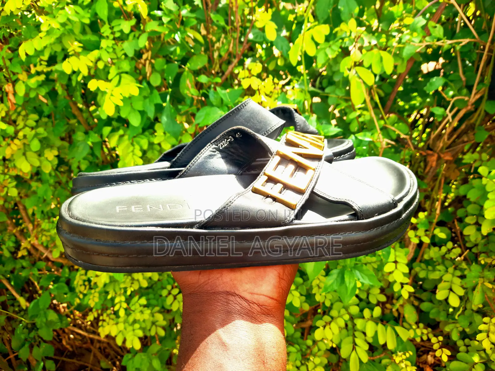 Fendi Roma Leather Slippers