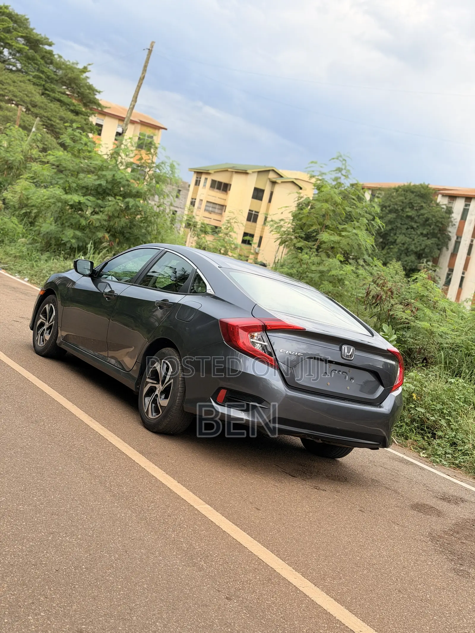 Honda Civic LX 4dr Sedan (2.0L 4cyl) 2016 Gray