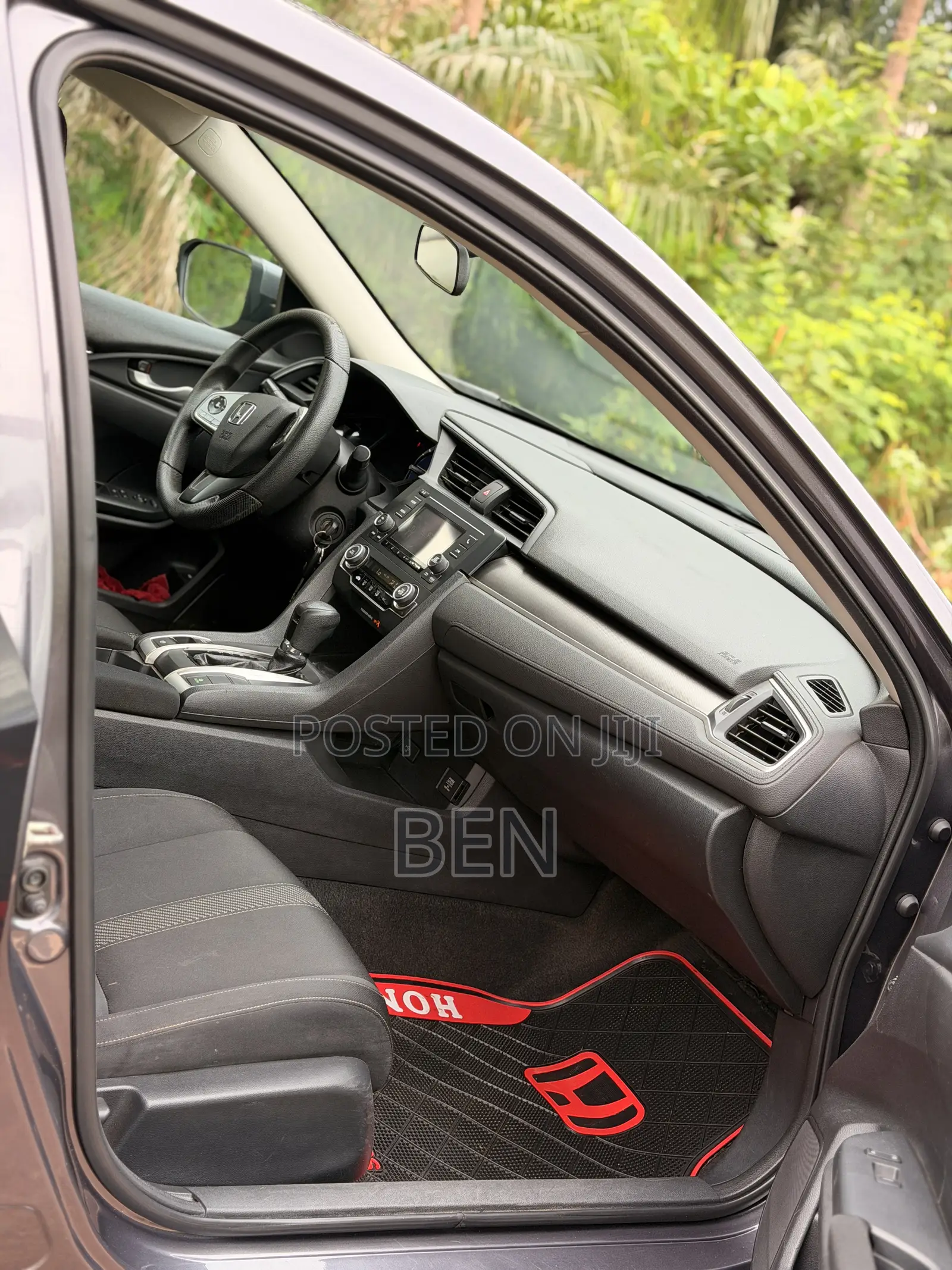 Honda Civic LX 4dr Sedan (2.0L 4cyl) 2016 Gray