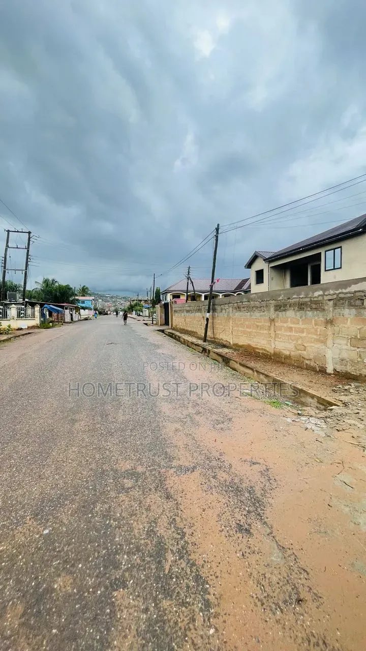 4bdrm Duplex in Ashongman Area, Police Station for sale