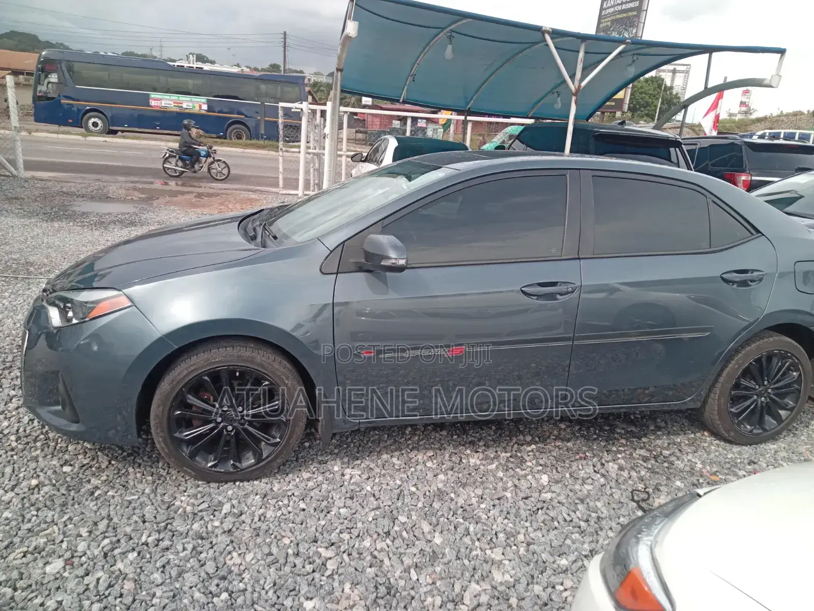 Toyota Corolla L 4dr Sedan (1.8L 4cyl 4A) 2015