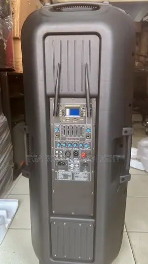 Electro-Voice 2x15 Inches Active Rechargeable Loudspeaker