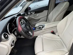Mercedes-Benz C300 2016 Black